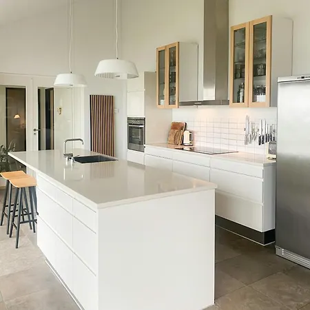 Hébergement de vacances Summer House With Sea View And Private