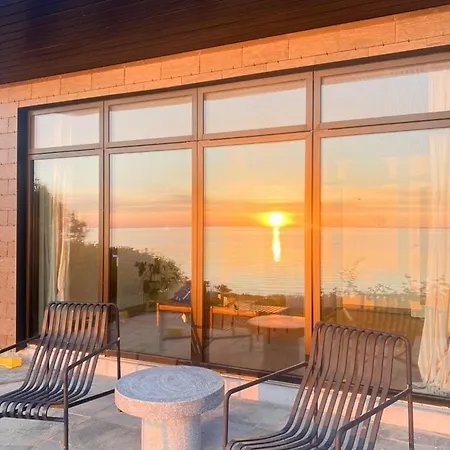 Summer House With Sea View And Private Hébergement de vacances