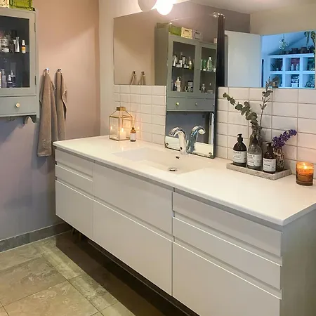 Hébergement de vacances Summer House With Sea View And Private *